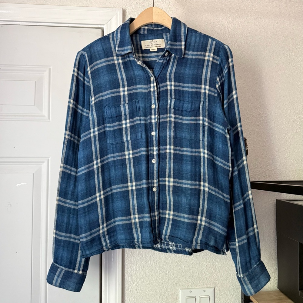 TROVATA BIRDS OF PARADIS blue white plaid cotton flannel softโ button up shirt